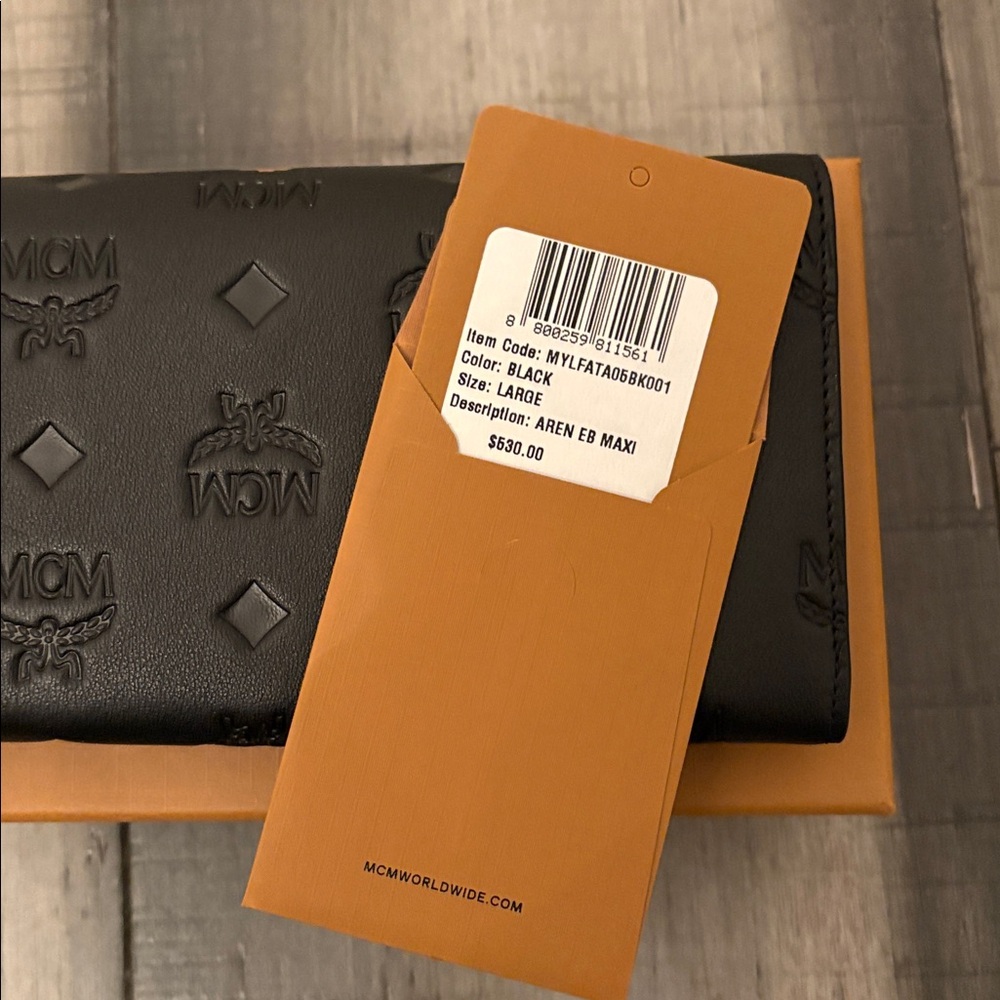 MCM - Never Carried Large Black Wallet - Picture 6 of 9